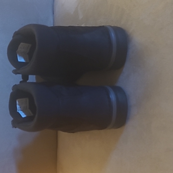 Black Timberland Boots - Picture 4 of 8